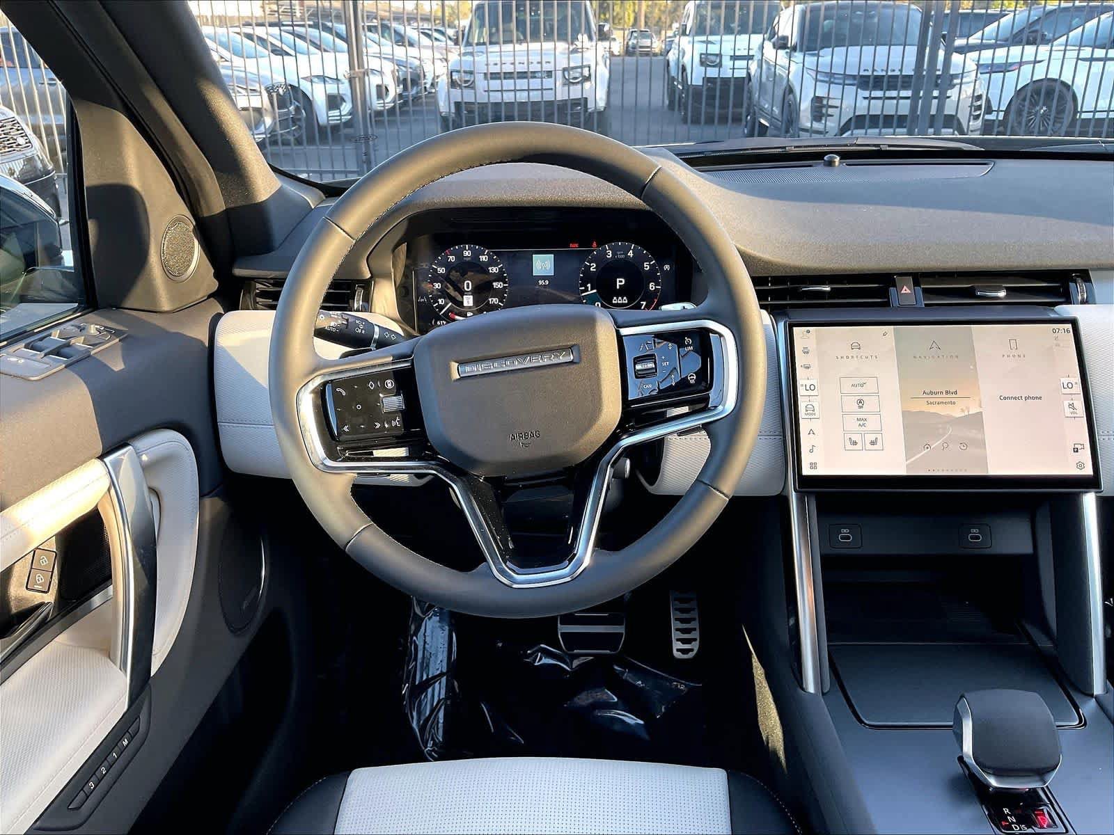 New 2026 Land Rover Discovery Sport Landmark AWD/4WD image 15