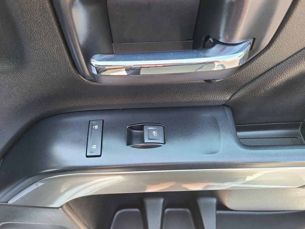 Used 2018 Chevrolet Silverado 1500 LT w/ All Star Edition AWD/4WD image 11