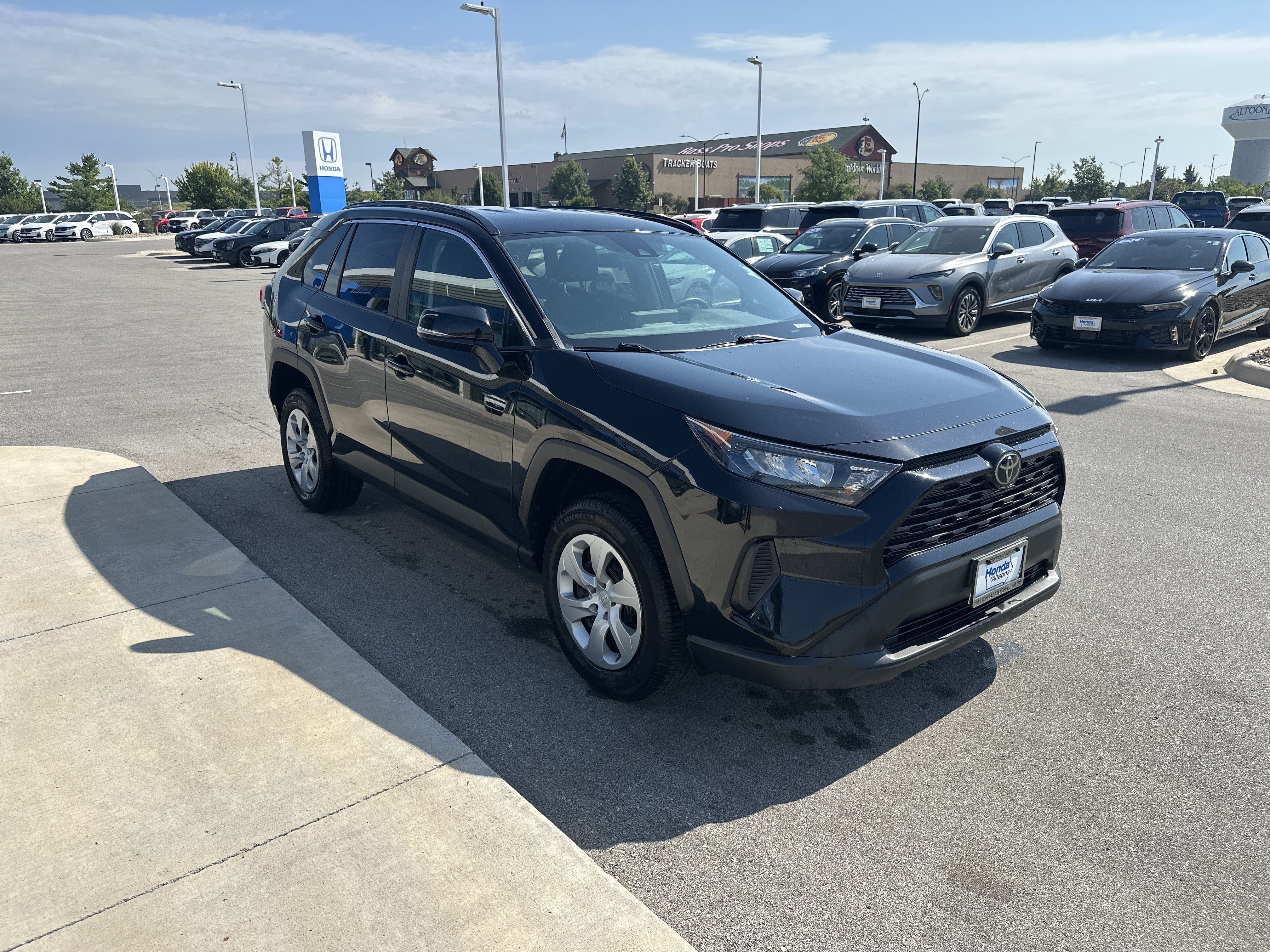 Used 2020 Toyota RAV4 LE w/ All Weather Liner Package AWD/4WD image 6
