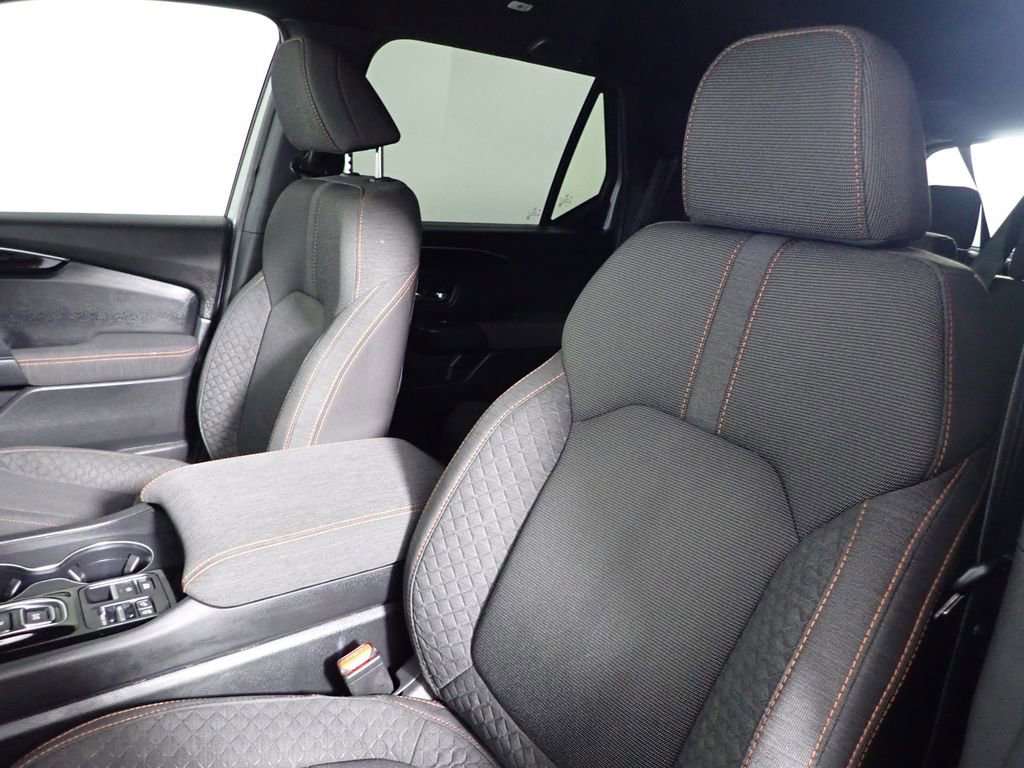 Used 2025 Honda Pilot Sport image 23