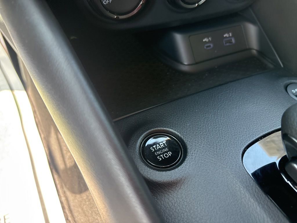 Used 2024 Nissan Z Performance w/ Floor Mat Package image 18