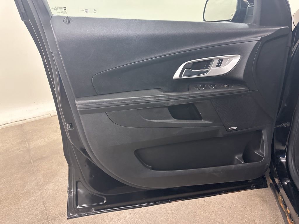 Used 2017 Chevrolet Equinox LT w/ Convenience Package image 32