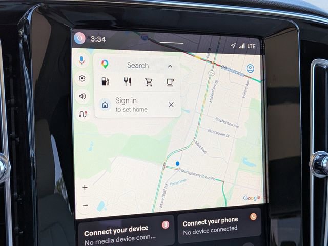 Certified 2023 Volvo XC40 B5 Plus w/ Driver Assist Package image 29