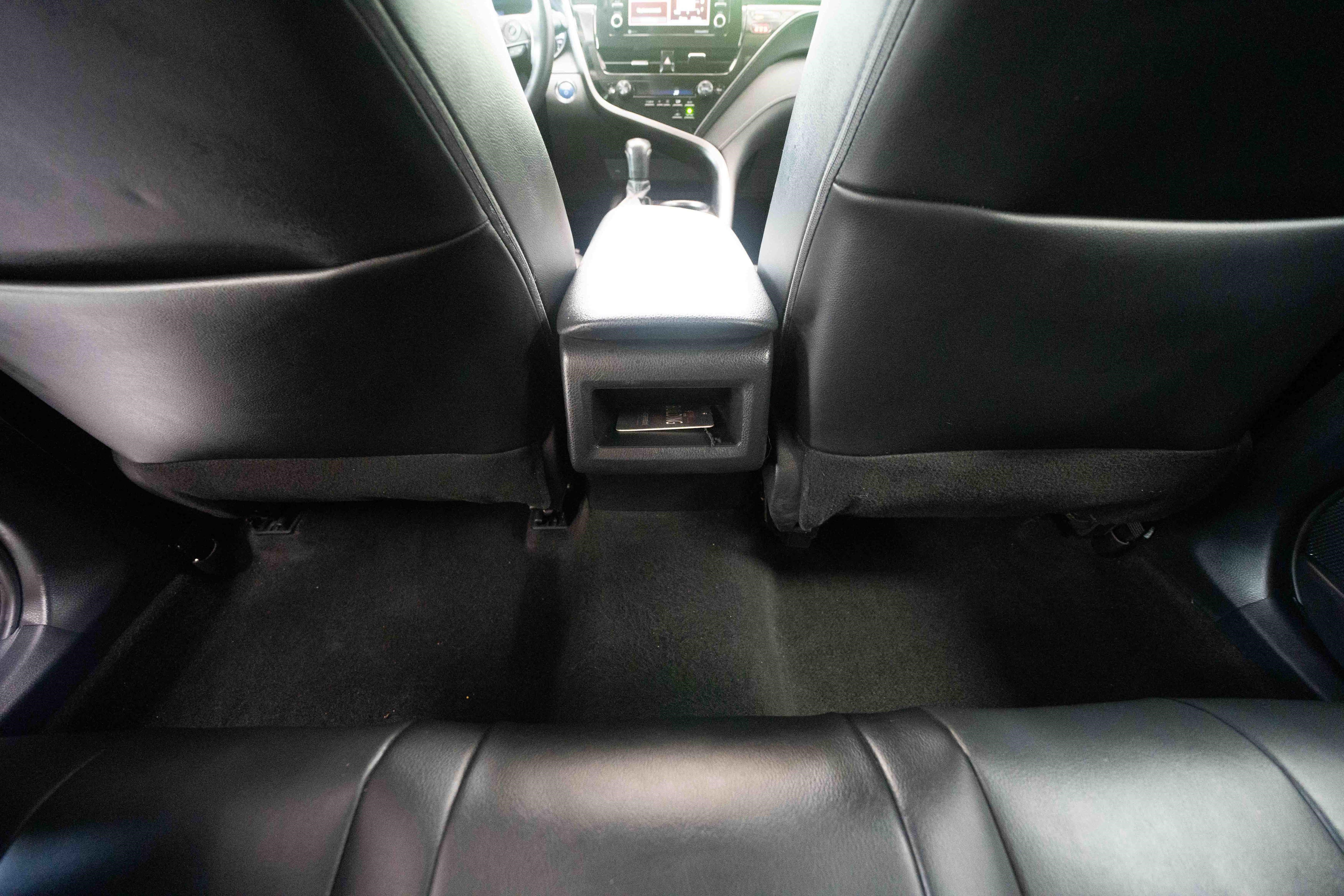 Used 2022 Toyota Camry SE w/ Cold Weather Package FWD image 22