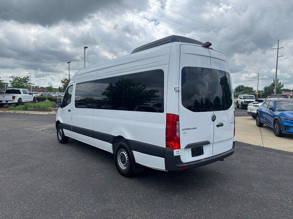 Used 2025 Mercedes-Benz Sprinter 2500 image 3