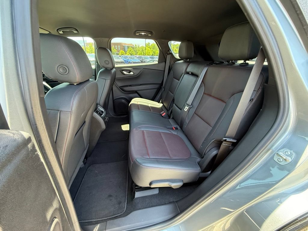 Used 2025 Chevrolet Blazer RS FWD image 24