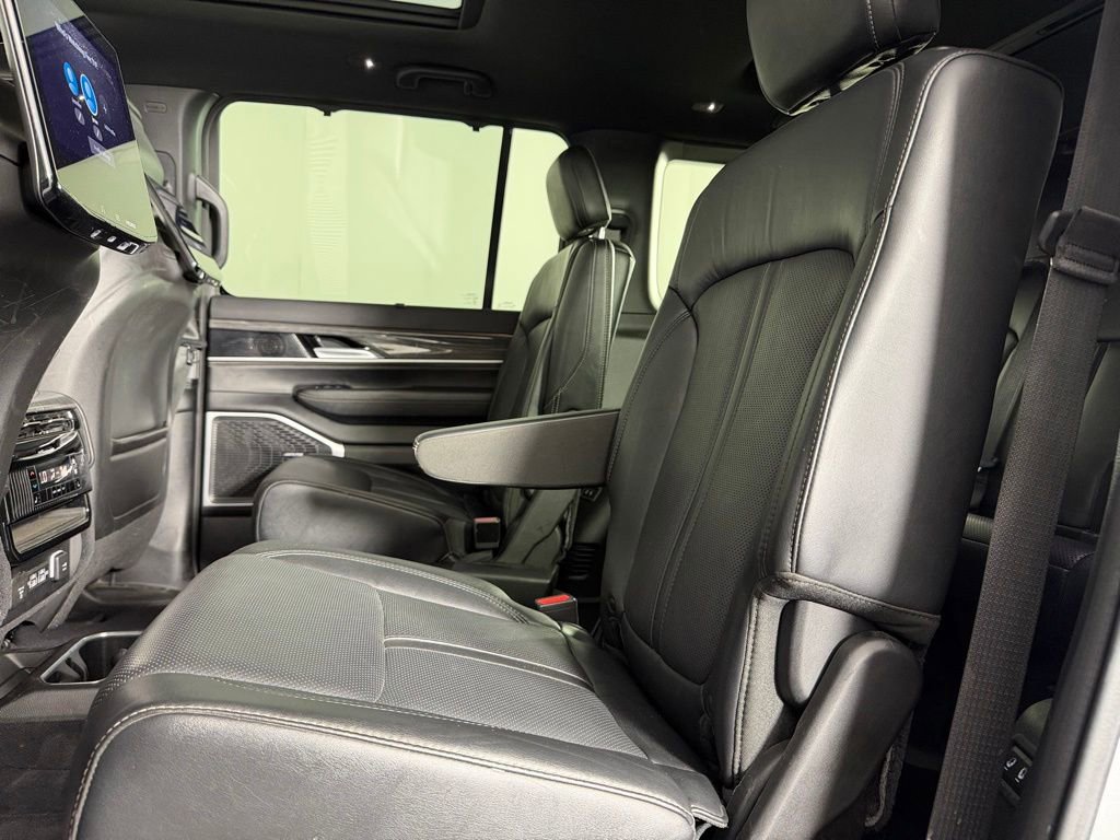 Used 2022 Jeep Wagoneer Series II w/ Convenience Group I AWD/4WD image 27