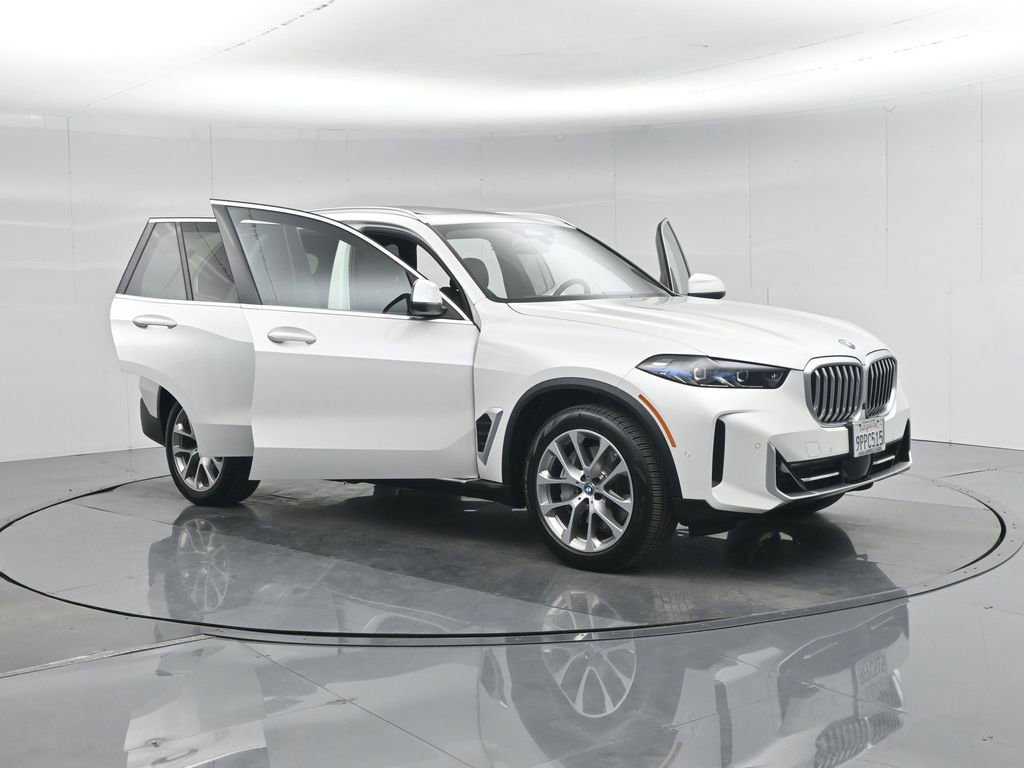 Used 2025 BMW X5 xDrive50e AWD/4WD image 36