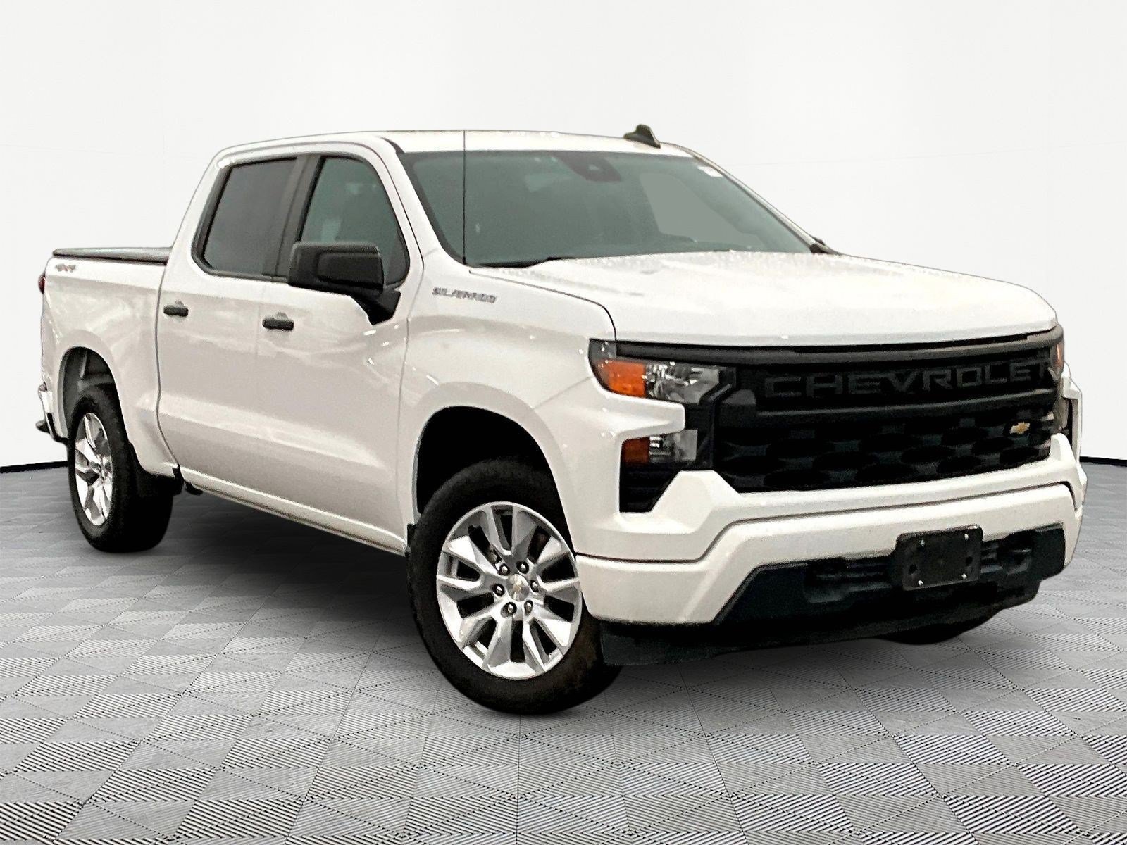 Used 2022 Chevrolet Silverado 1500 Custom AWD/4WD image 3
