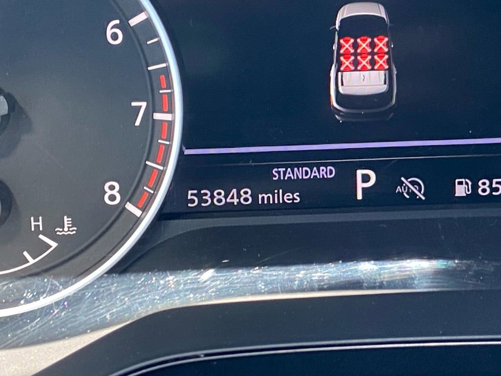 Used 2023 Nissan Pathfinder SL FWD image 9