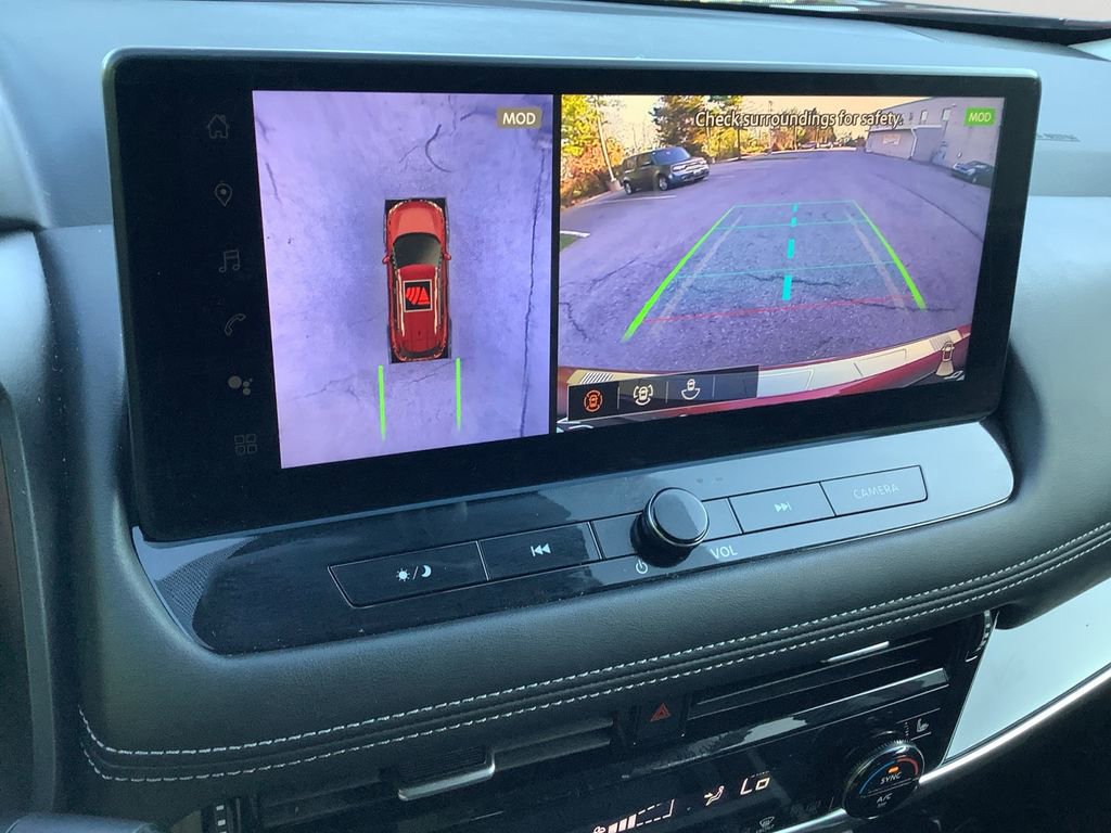 Used 2025 Nissan Rogue SL image 26