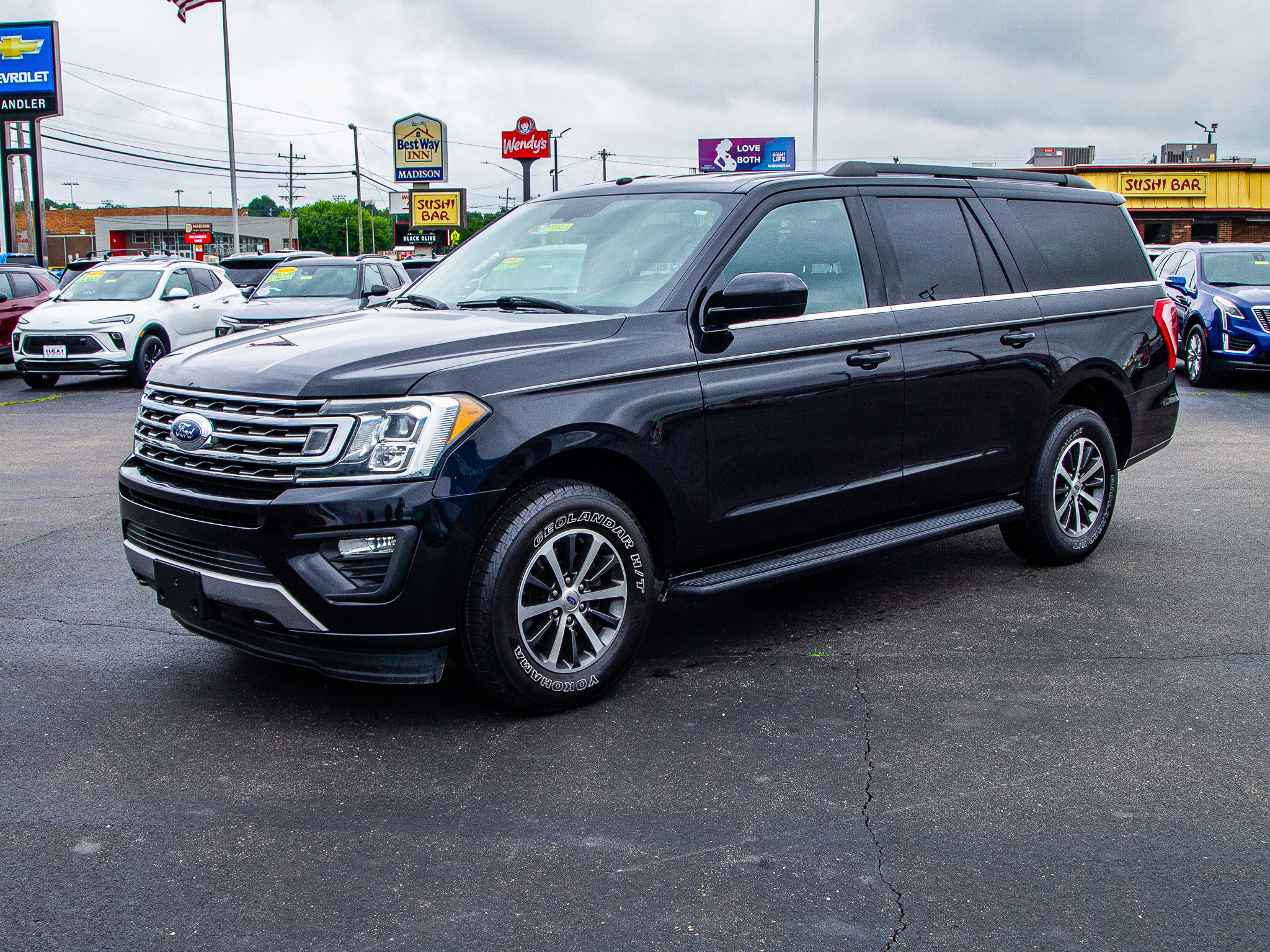 Used 2019 Ford Expedition Max XLT AWD/4WD image 3