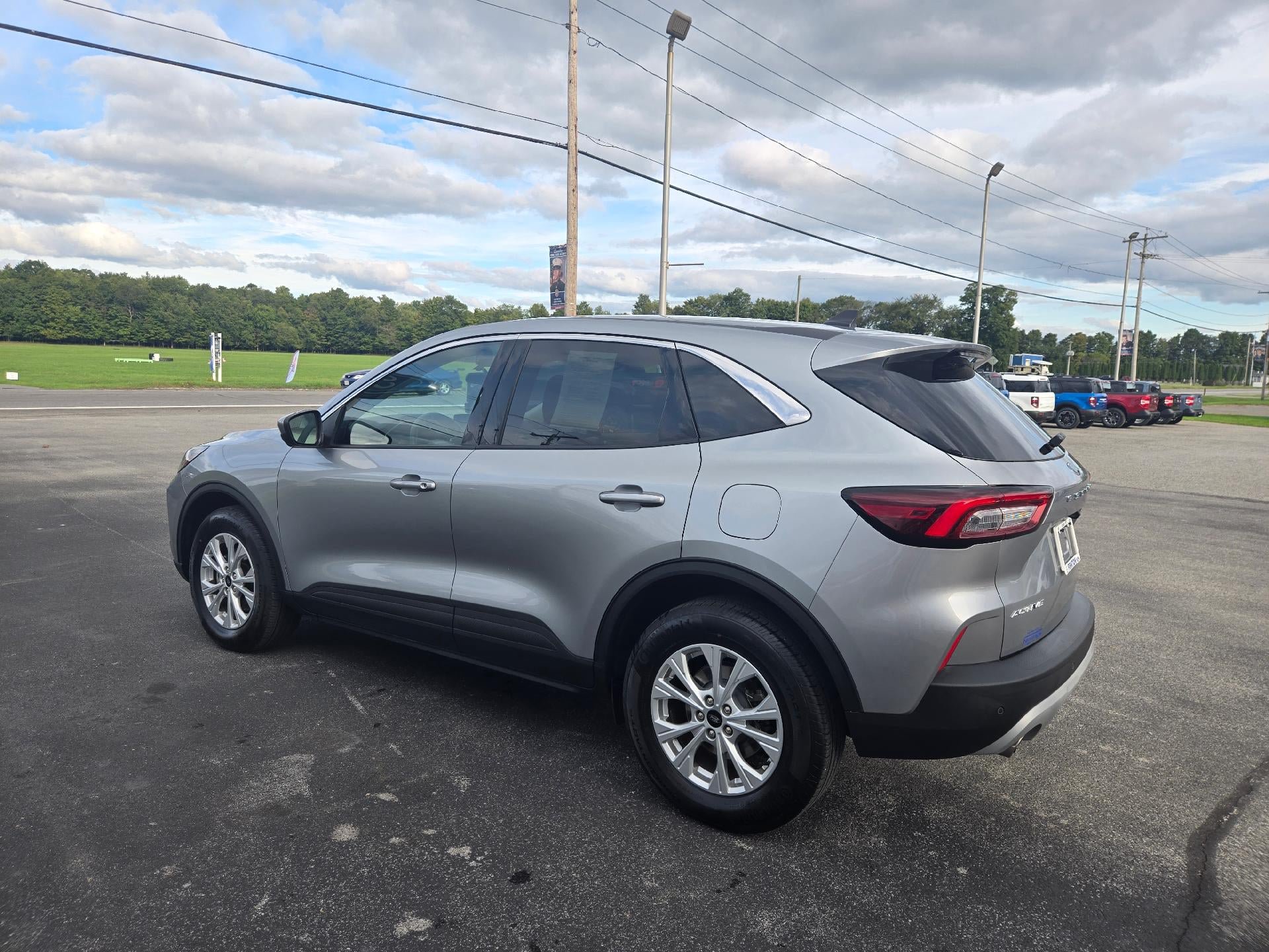 Used 2023 Ford Escape Active w/ Tech Pack #2 AWD/4WD image 6