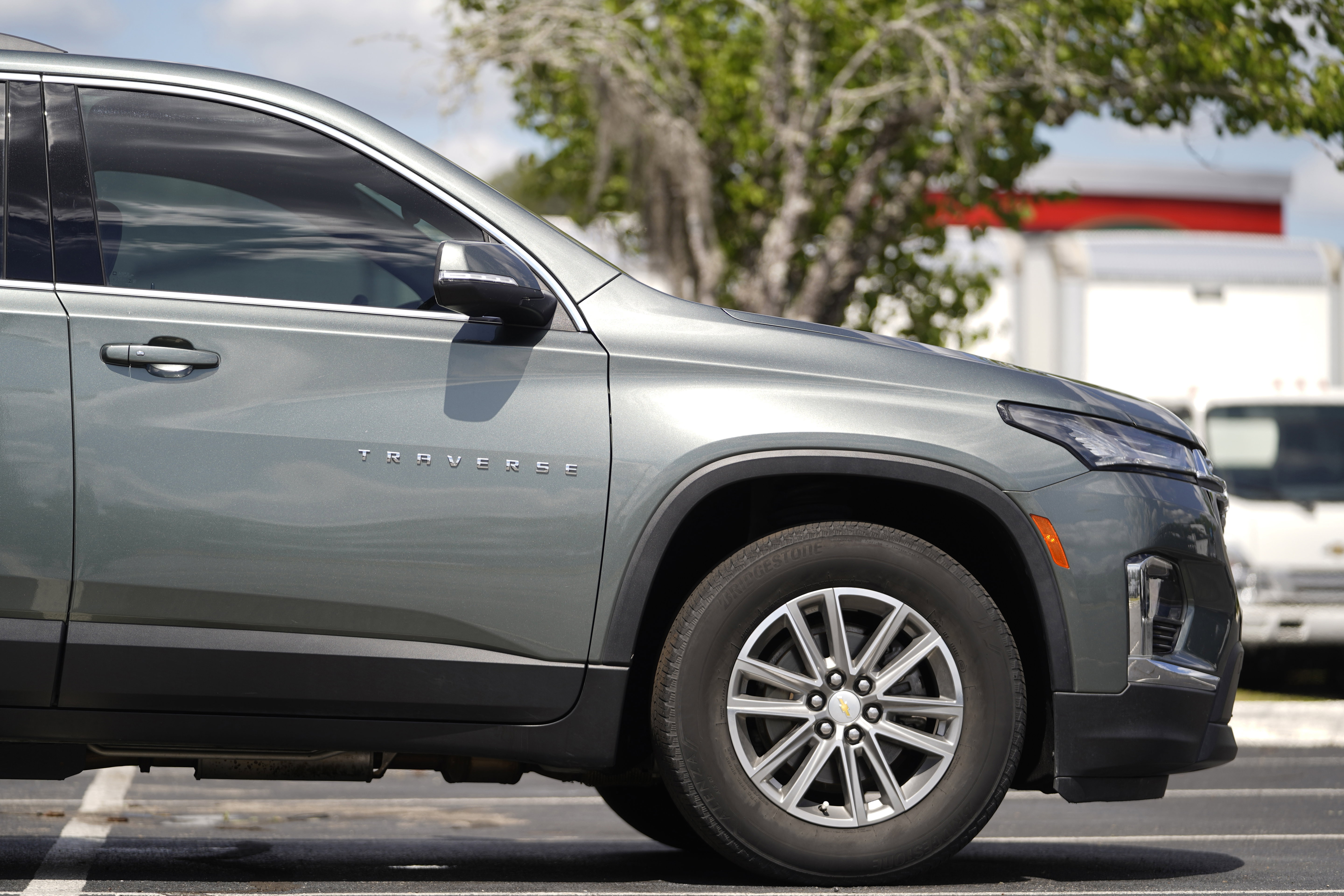 Used 2023 Chevrolet Traverse LT FWD image 6