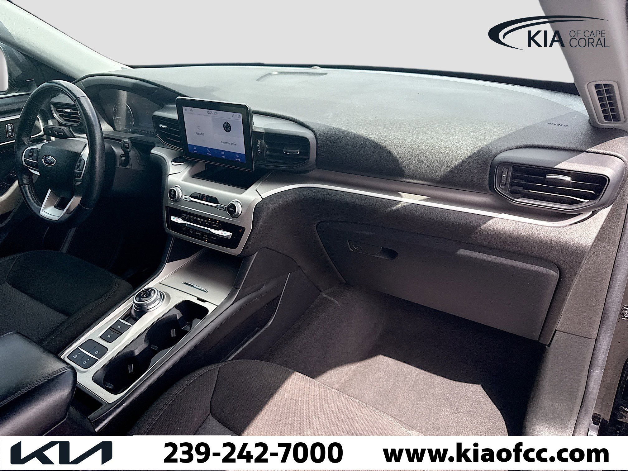 Used 2022 Ford Explorer XLT image 13