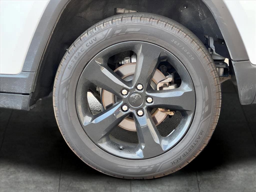 Used 2023 Jeep Grand Cherokee Altitude image 11