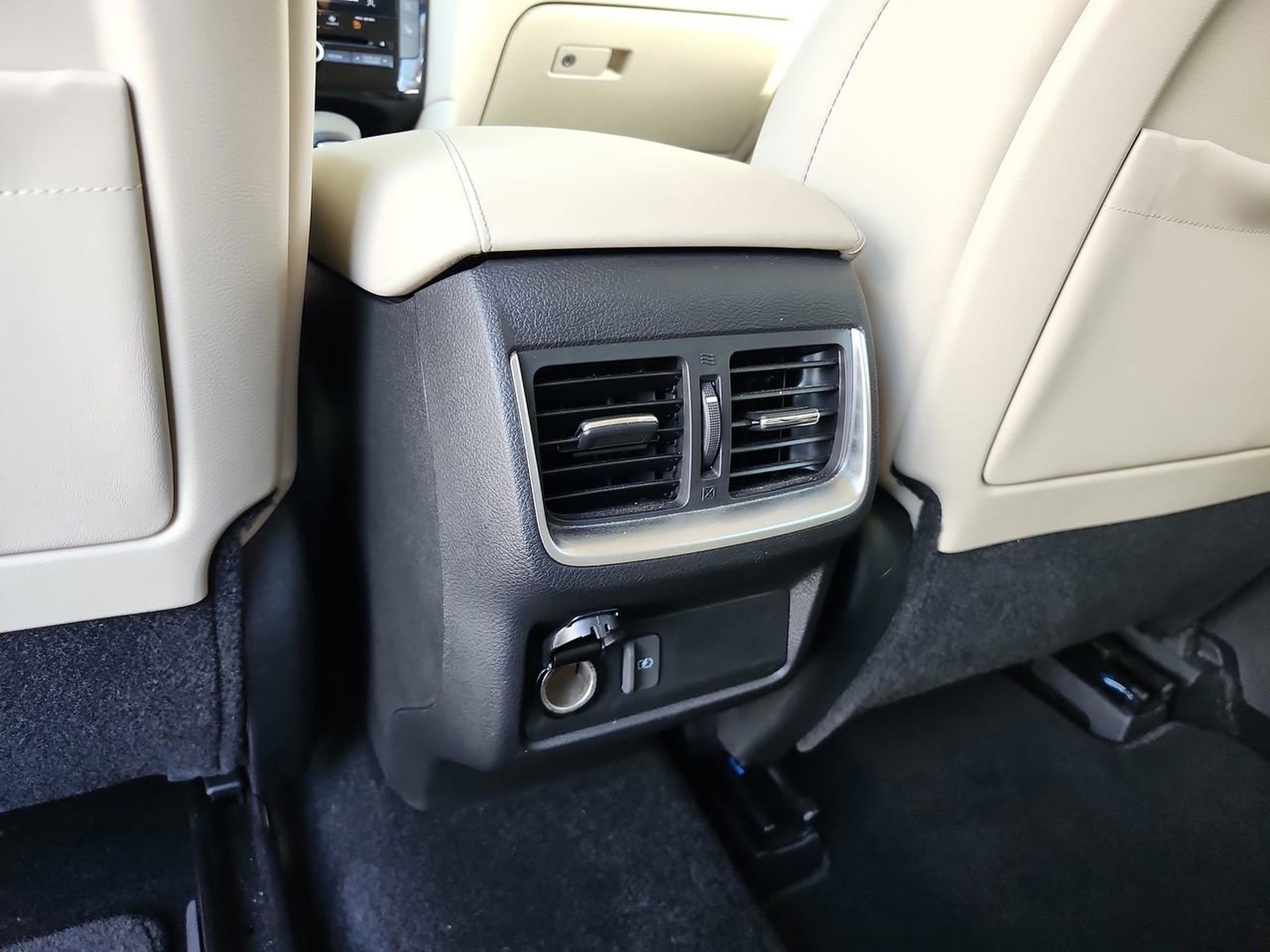 Used 2021 INFINITI QX50 Essential w/ Convenience Package image 32