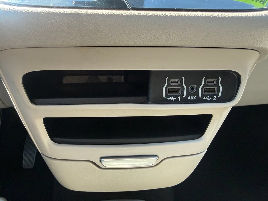 Used 2023 Chrysler Voyager LX FWD image 24