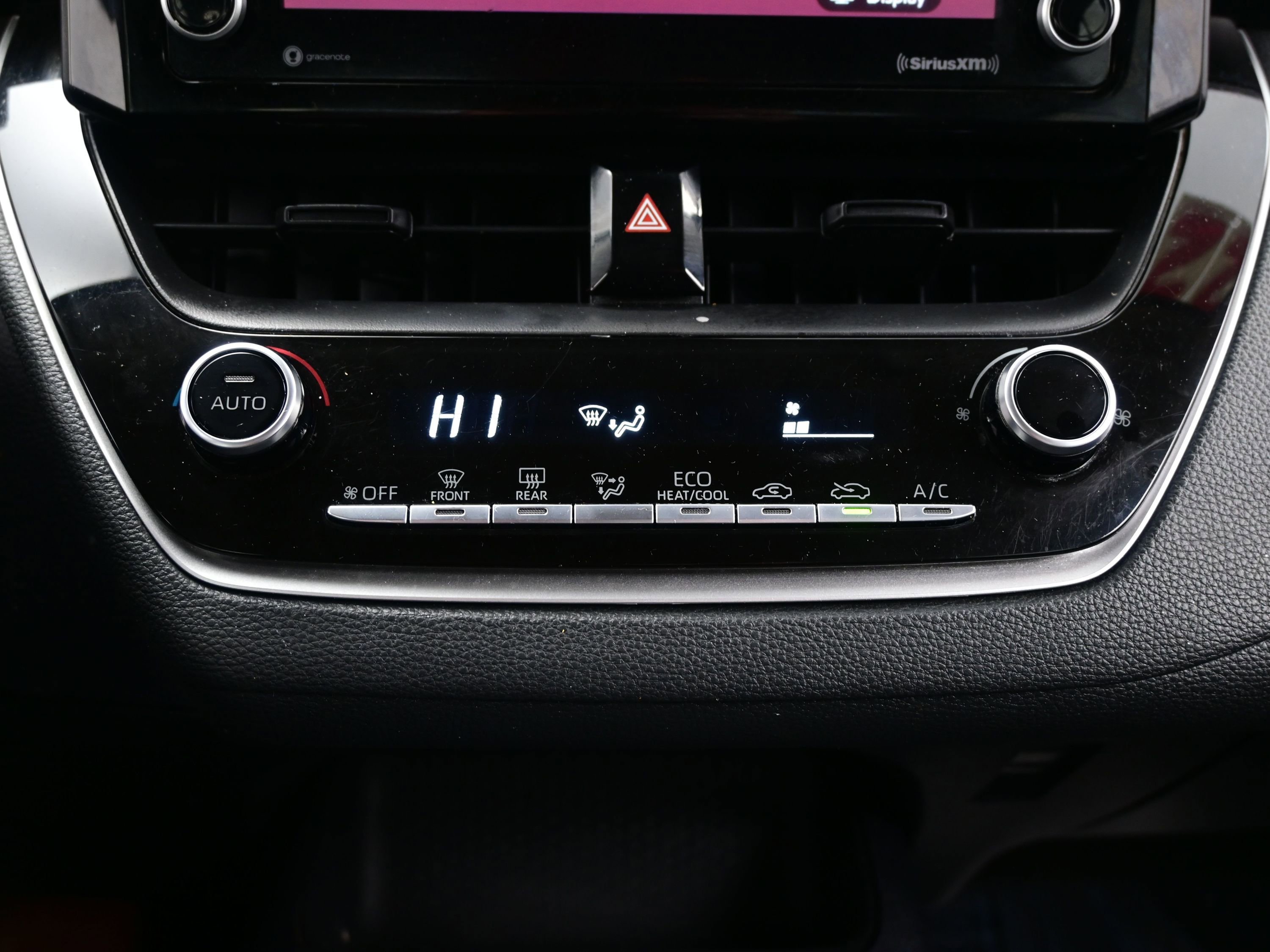 Used 2022 Toyota Corolla LE image 18