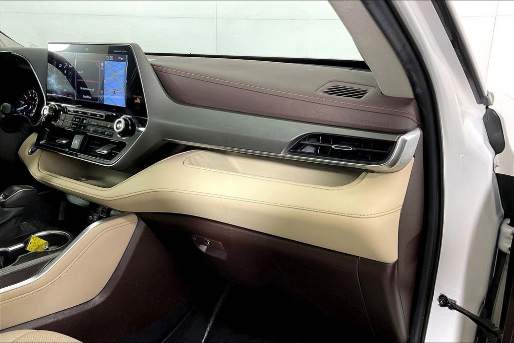 Used 2021 Toyota Highlander Limited image 22