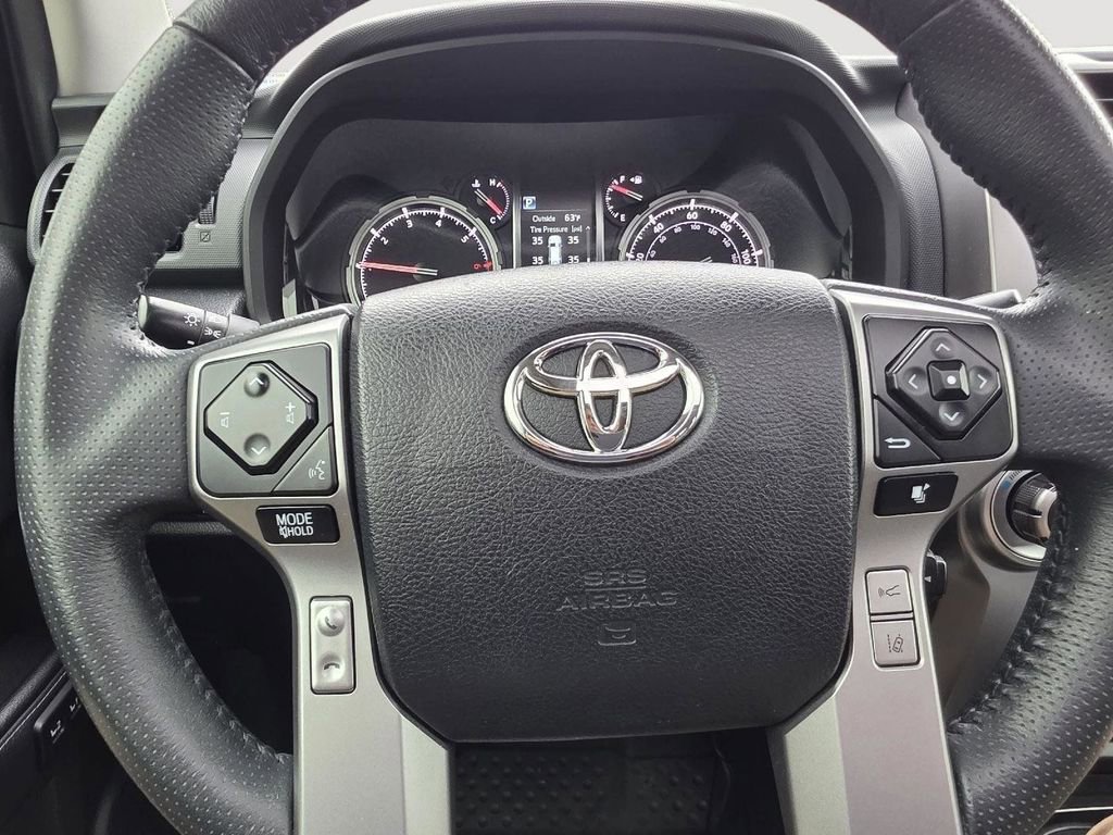 Used 2020 Toyota 4Runner Limited image 15