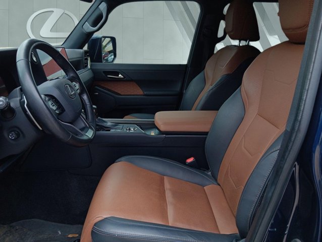 Certified 2024 Lexus GX 550 w/ Accessory Package (2T) image 9