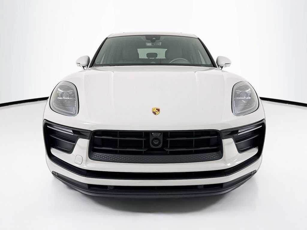 Used 2025 Porsche Macan AWD/4WD image 6