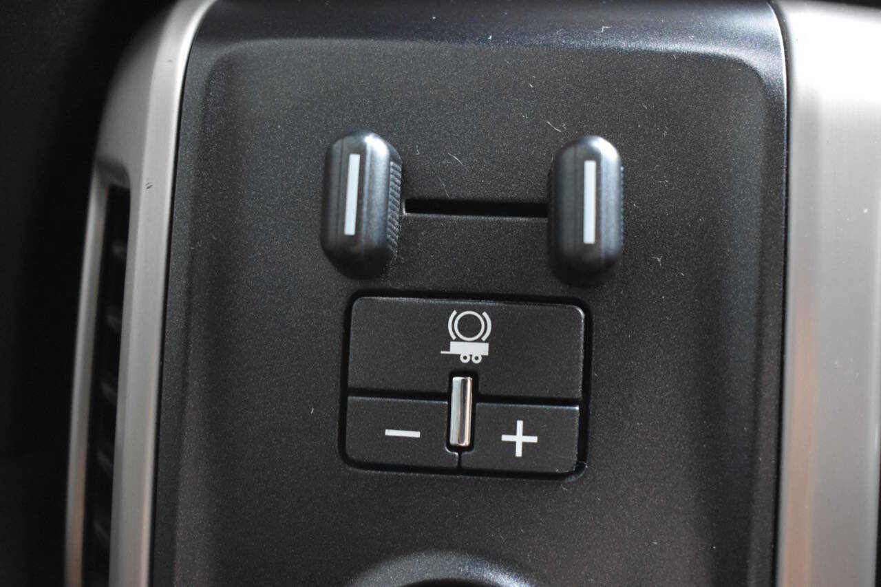 Used 2015 GMC Sierra 3500 Denali w/ Duramax Plus Package image 55