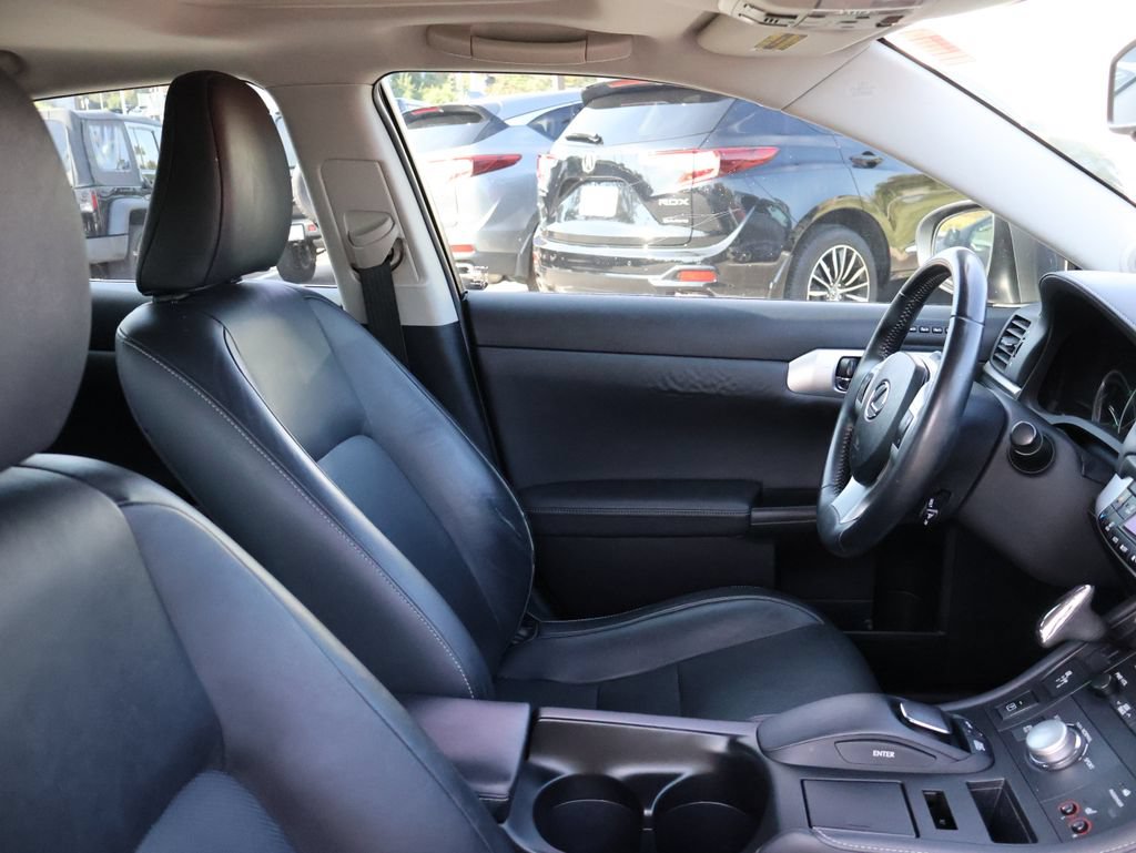 Used 2012 Lexus CT 200h Premium w/ Leather Pkg FWD image 8
