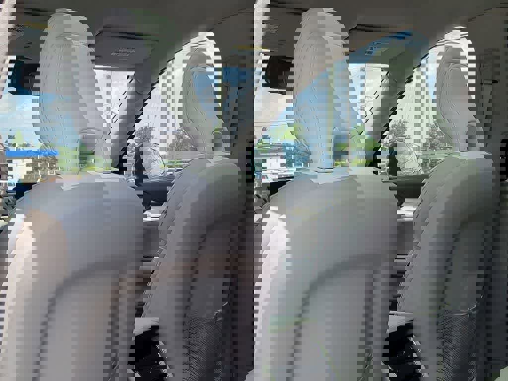 New 2025 Volvo EX90 Plus image 17
