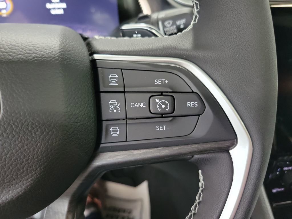 New 2025 Jeep Grand Cherokee L Limited w/ Trailer Tow Package image 21