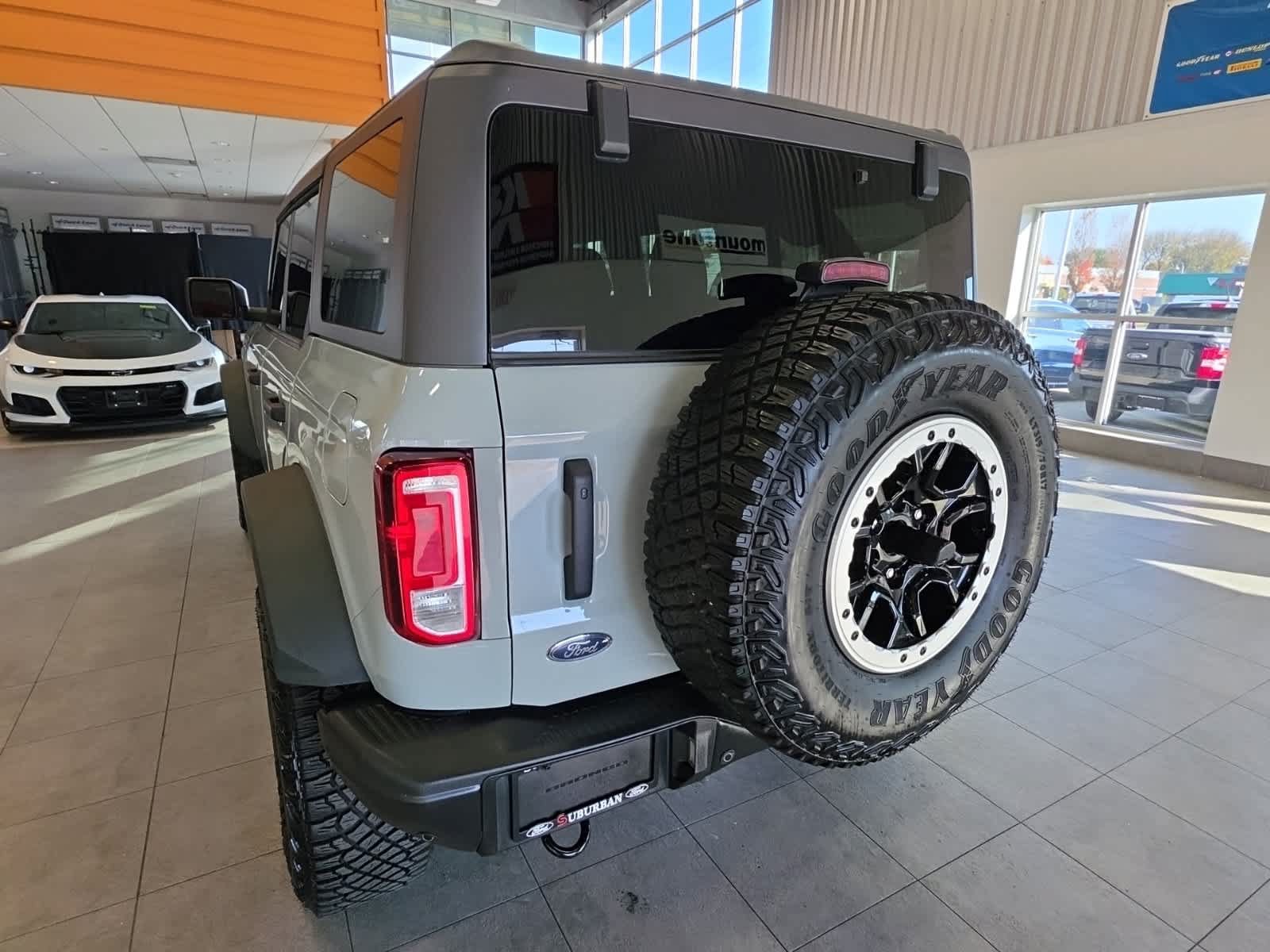 Used 2022 Ford Bronco Black Diamond w/ Sasquatch Package AWD/4WD image 9