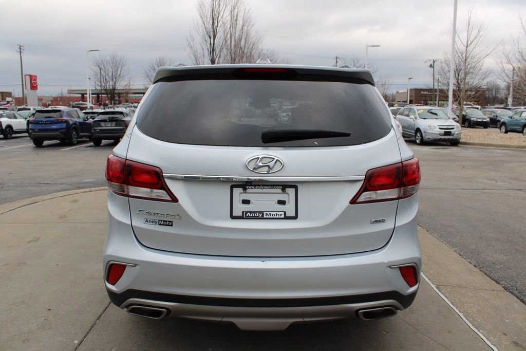 Used 2017 Hyundai Santa Fe SE image 8