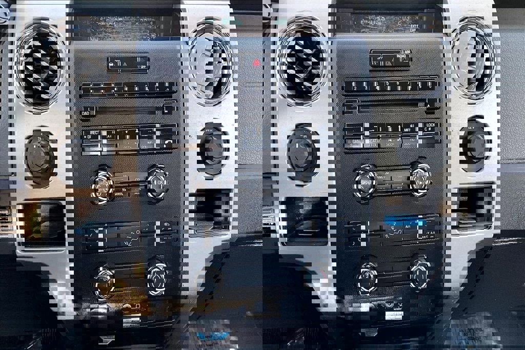 Used 2014 Ford F150 XLT w/ Trailer Tow Package image 31