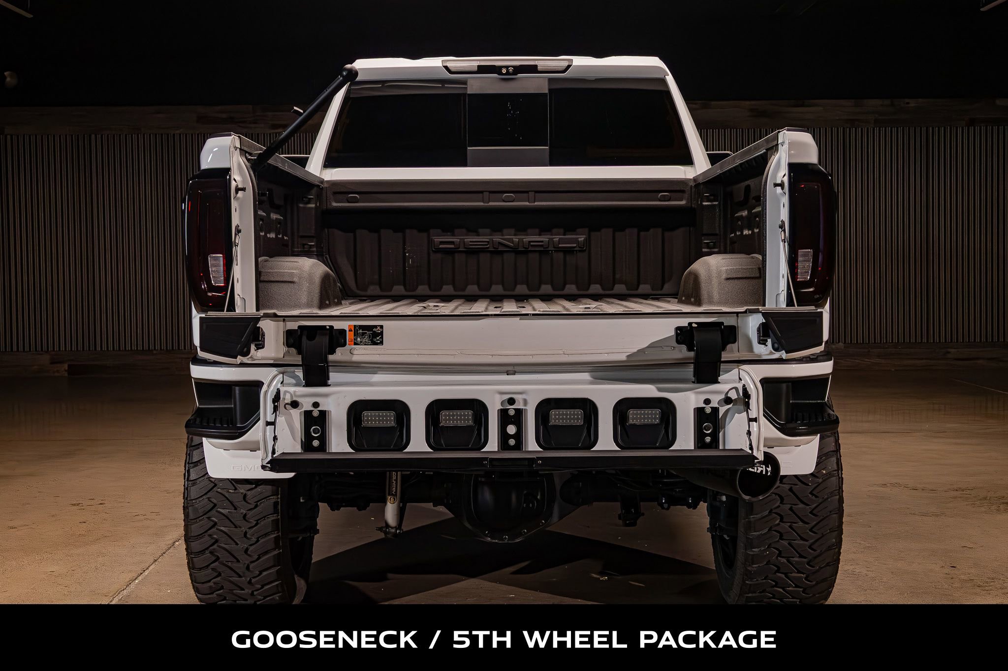 Used 2020 GMC Sierra 3500 Denali w/ Denali Ultimate Package AWD/4WD image 8