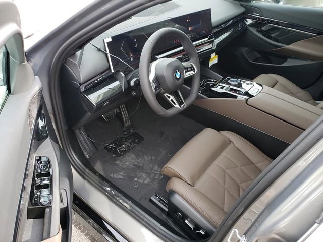 New 2026 BMW 540i xDrive w/ M Sport Package image 10