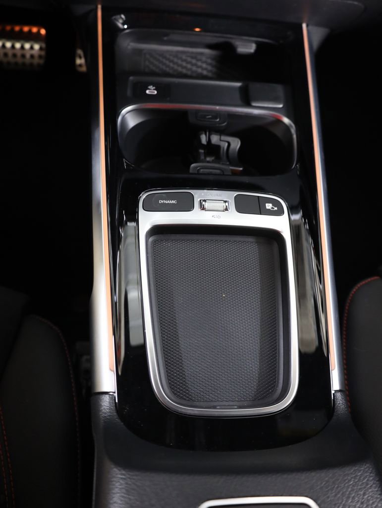 Certified 2025 Mercedes-Benz GLB 35 AMG 4MATIC image 27