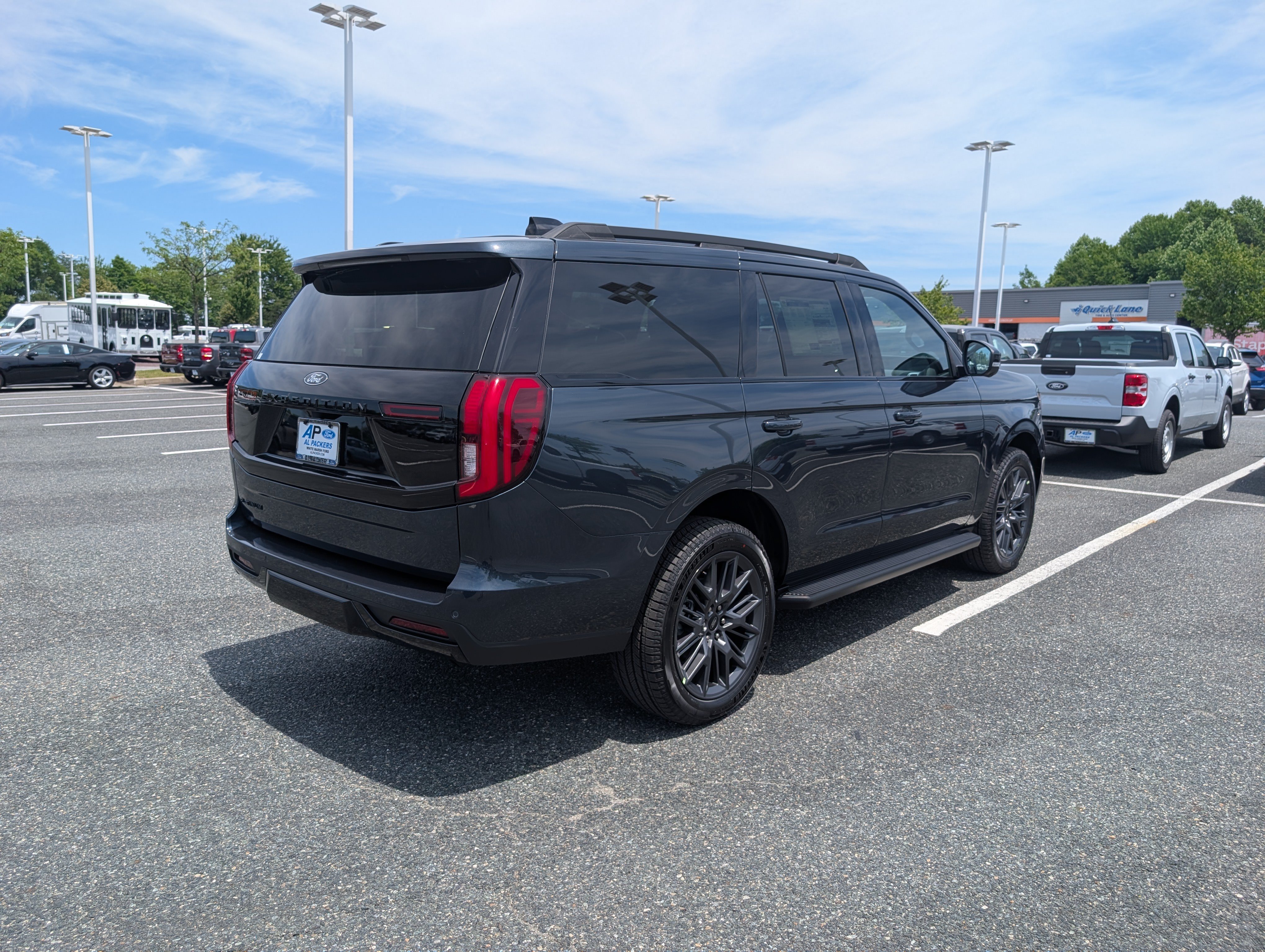 New 2026 Ford Expedition Platinum w/ Stealth Appearance Package AWD/4WD image 2