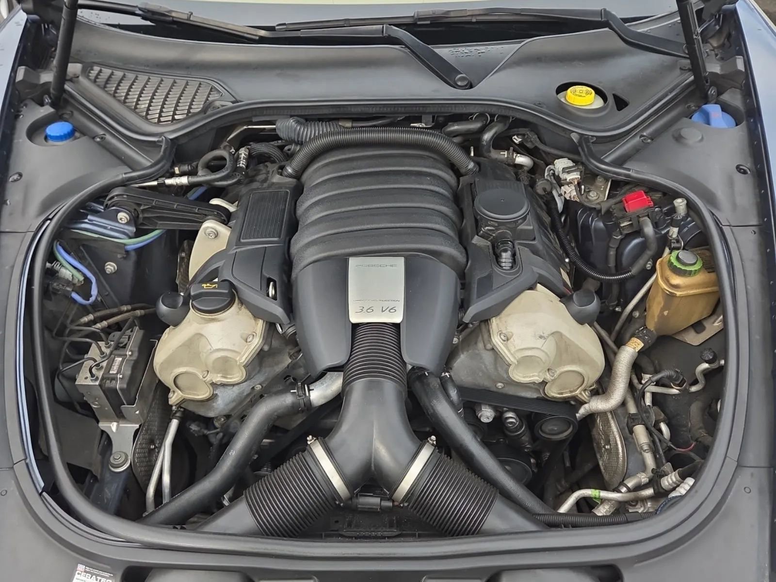 Used 2015 Porsche Panamera 4 image 8