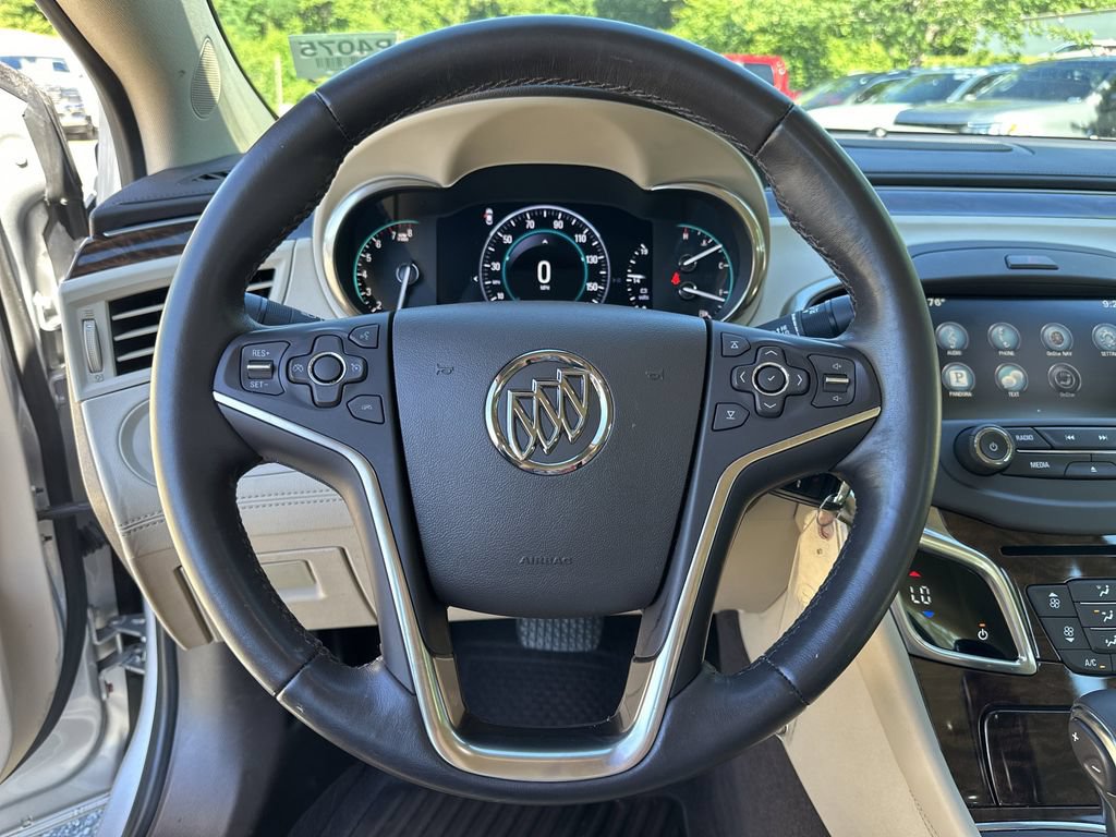 Used 2015 Buick LaCrosse FWD image 12