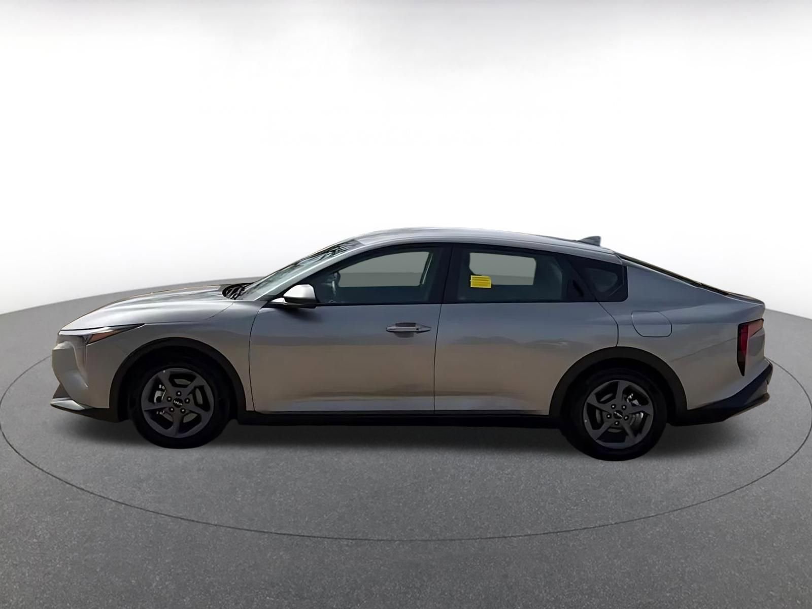 Used 2025 Kia K4 LXS image 9