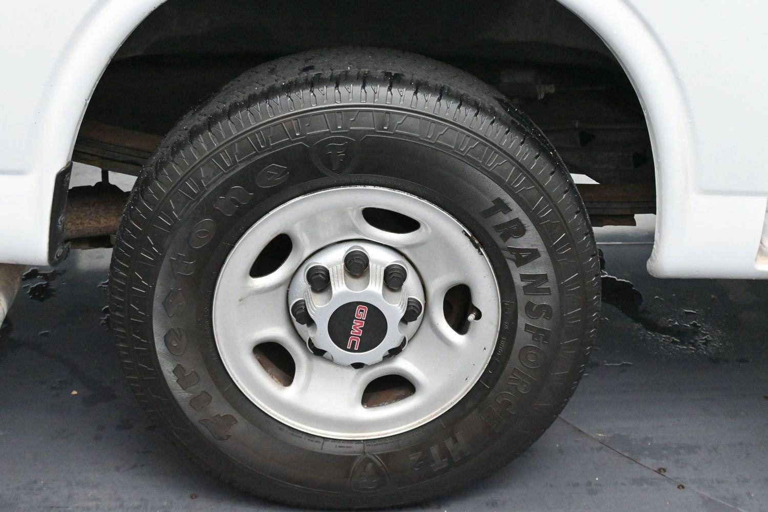 Used 2018 GMC Savana 2500 w/ Enhanced Convenience Package RWD image 27