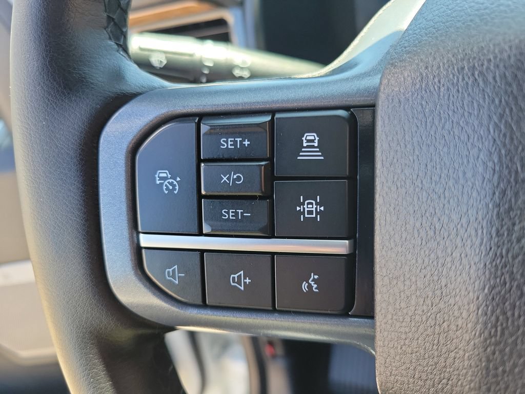 Used 2025 Ford F150 Lightning Lariat AWD/4WD image 25