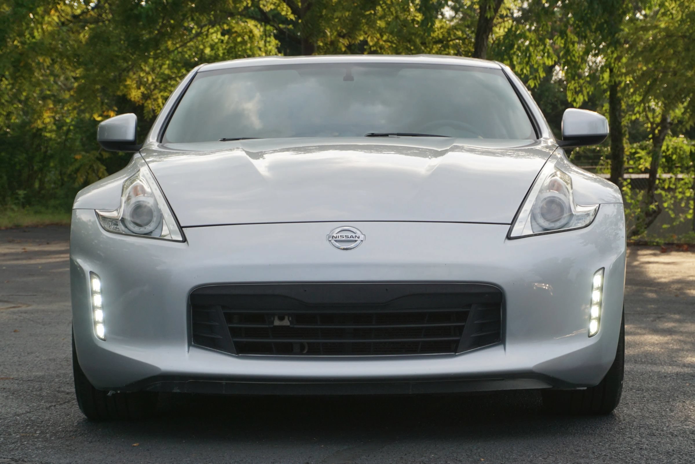 Used 2014 Nissan 370Z Touring RWD image 2