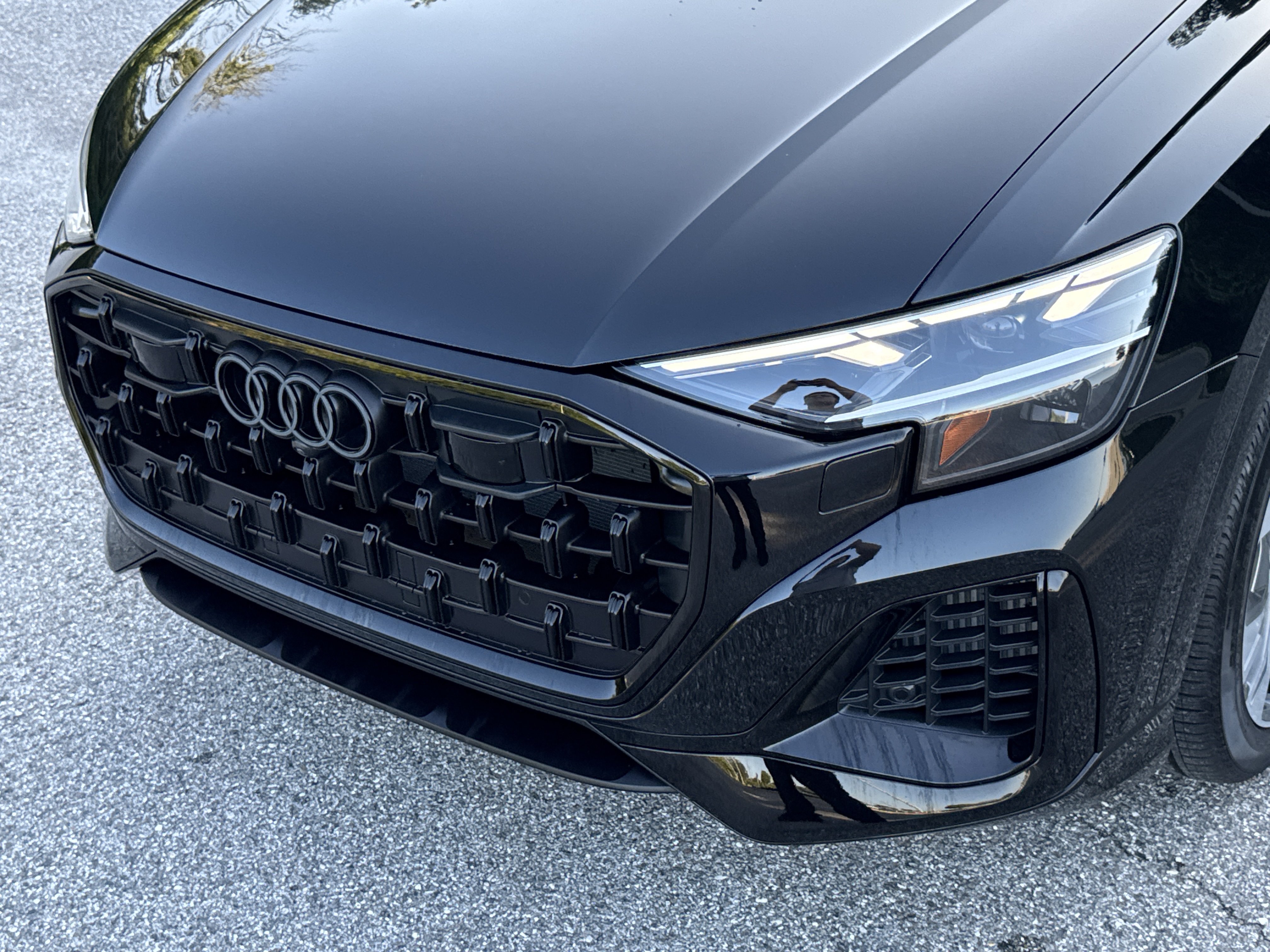 Certified 2025 Audi Q8 Premium AWD/4WD image 8
