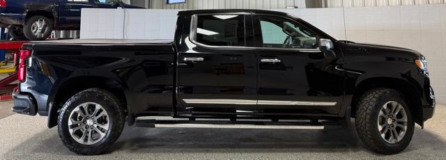 Used 2023 Chevrolet Silverado 1500 High Country w/ Technology Package AWD/4WD image 7