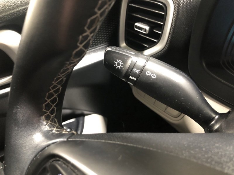 Used 2023 Hyundai Venue SEL image 23