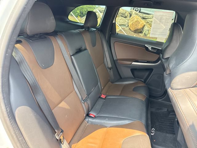 Used 2015 Volvo XC60 T6 w/ Proximity Package AWD/4WD image 14