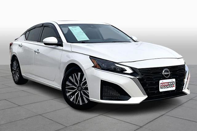 Certified 2023 Nissan Altima 2.5 SV w/ SV Premium Package image 3