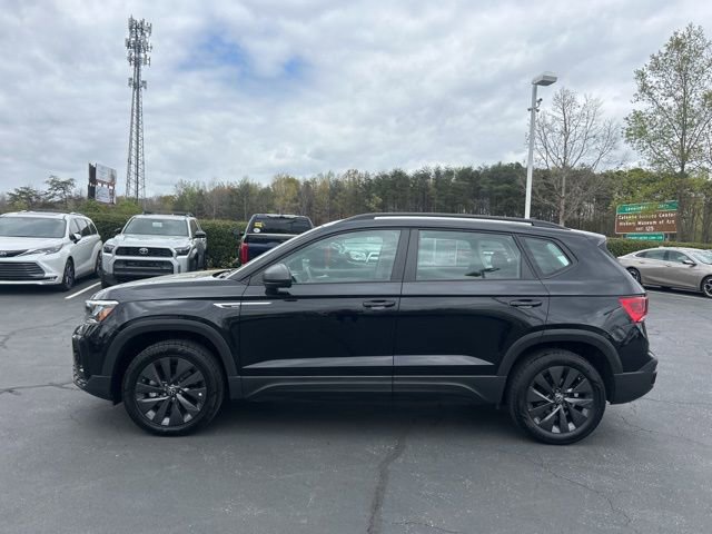 Used 2022 Volkswagen Taos S w/ IQ Drive S Package image 9